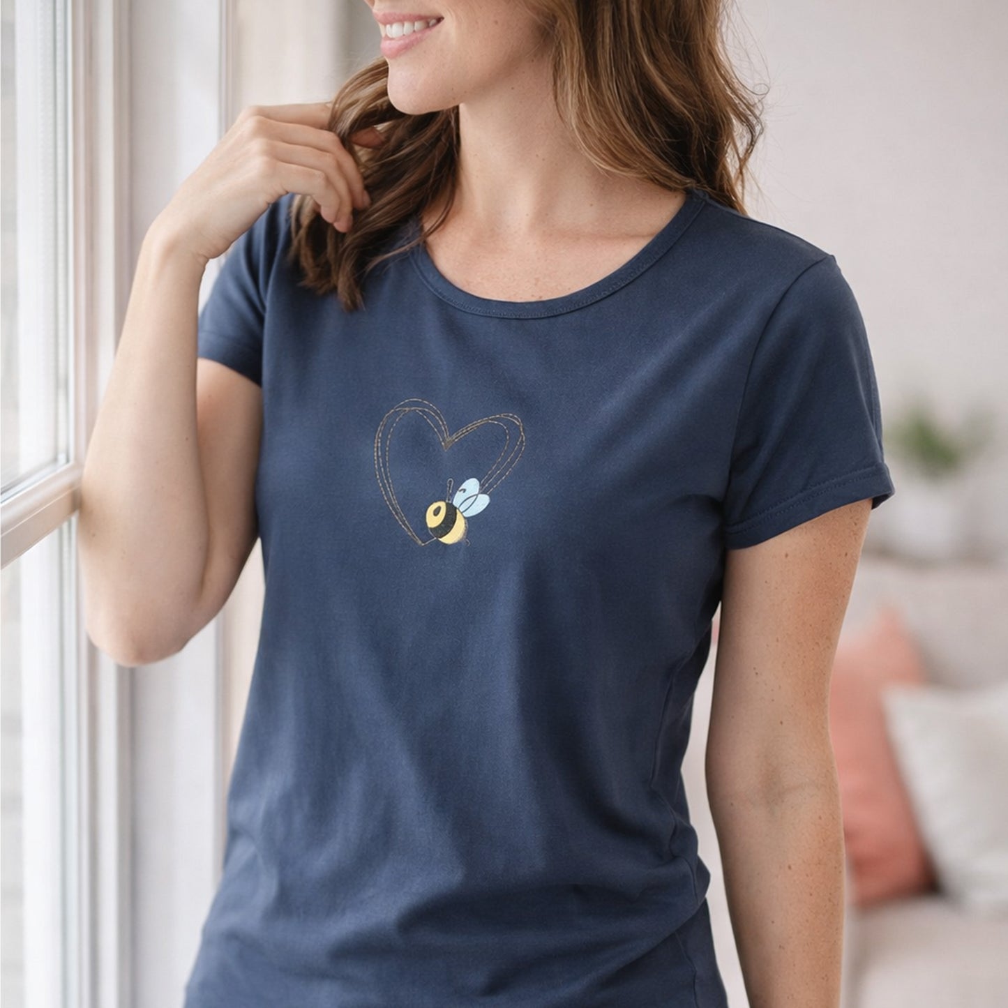 T-shirt Bee Love Teens - lifestyle indossata