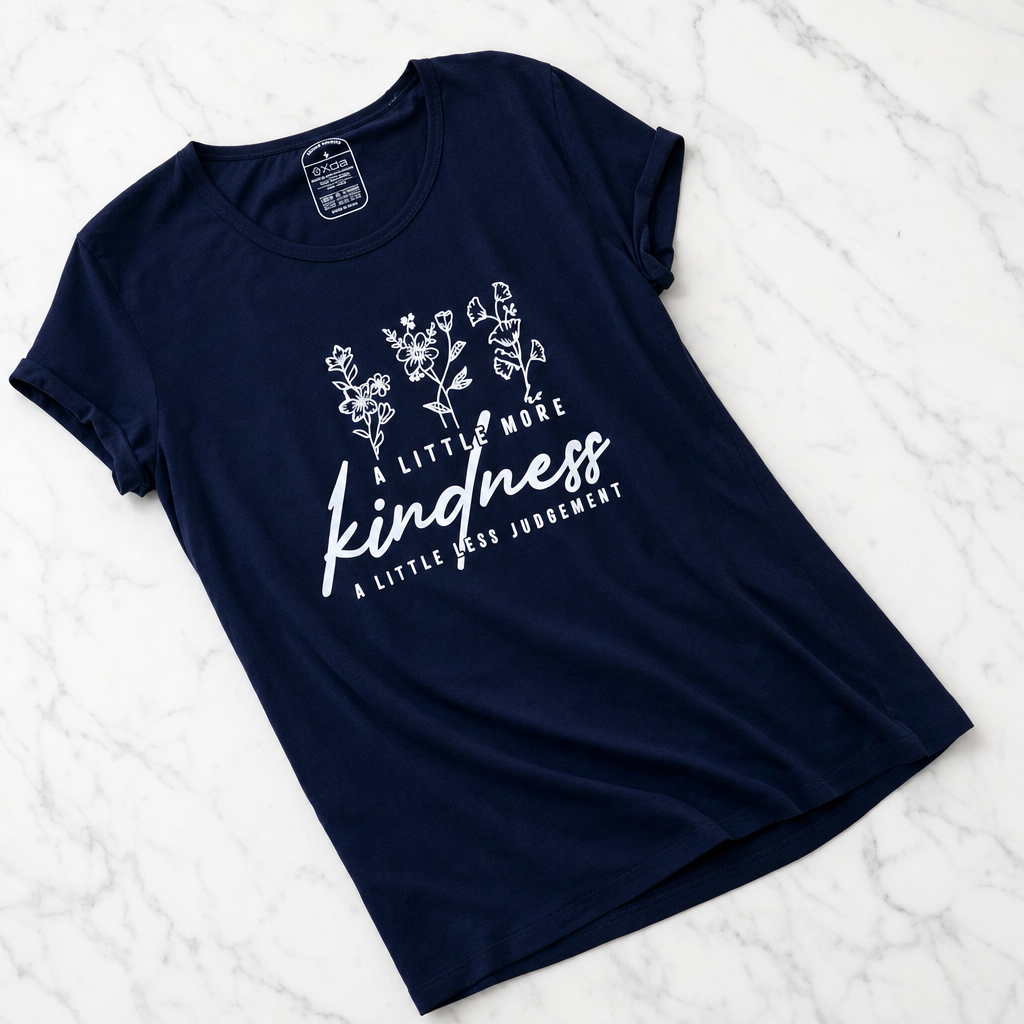 T-shirt A Little More Kindness nera (hero)